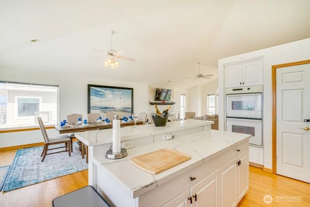 2585 West Beach Road, Oak Harbor, WA 98277