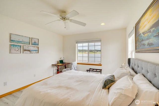 2585 West Beach Road, Oak Harbor, WA 98277