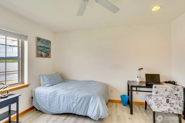 2585 West Beach Road, Oak Harbor, WA 98277