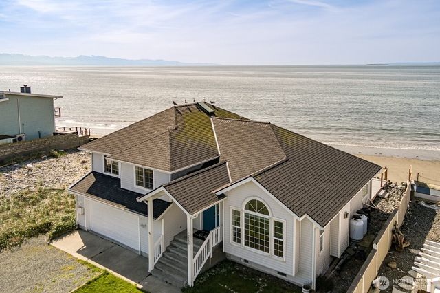 2585 West Beach Road, Oak Harbor, WA 98277