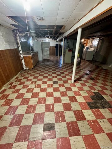 7228 Anthony Street, Dearborn, MI 48126