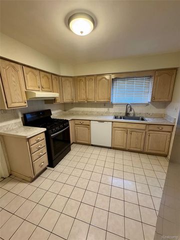 7228 Anthony Street, Dearborn, MI 48126