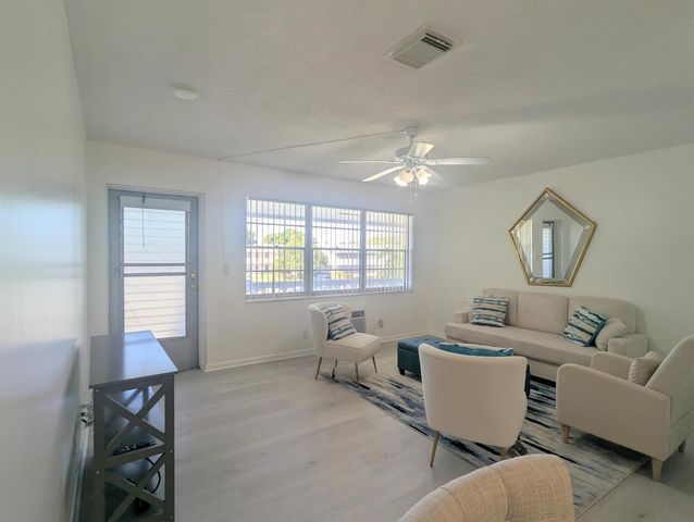 283 Sheffield L, West Palm Beach, FL 33417