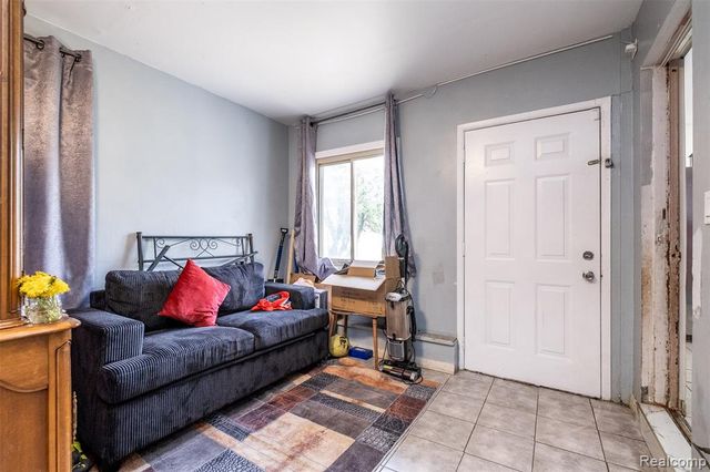 21950 Fern Street, Oak Park, MI 48237