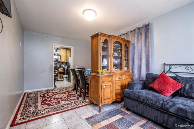 21950 Fern Street, Oak Park, MI 48237