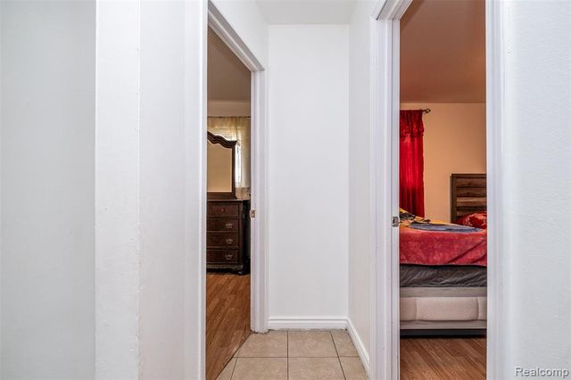 21950 Fern Street, Oak Park, MI 48237