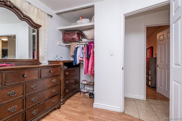 21950 Fern Street, Oak Park, MI 48237