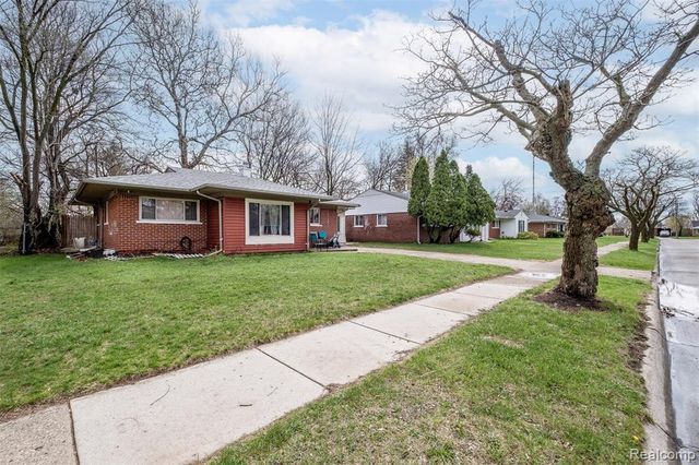 21950 Fern Street, Oak Park, MI 48237