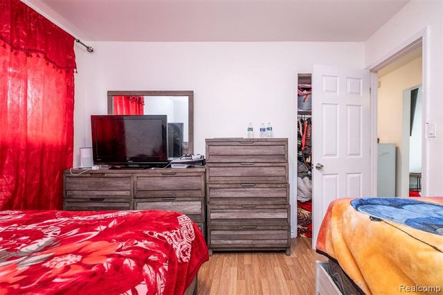 21950 Fern Street, Oak Park, MI 48237