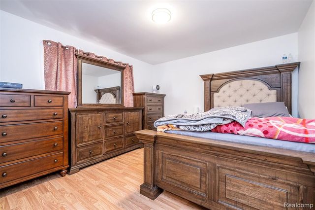 21950 Fern Street, Oak Park, MI 48237