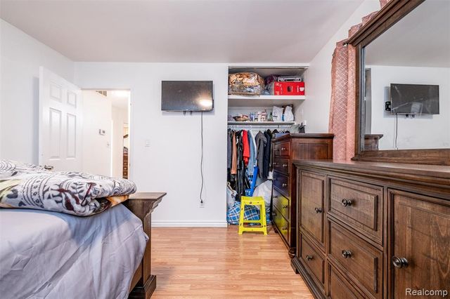 21950 Fern Street, Oak Park, MI 48237