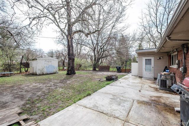 21950 Fern Street, Oak Park, MI 48237