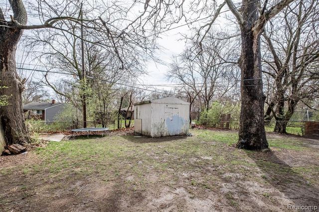 21950 Fern Street, Oak Park, MI 48237