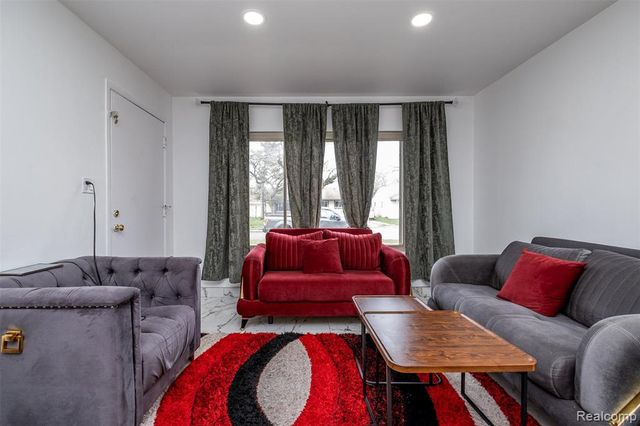 21950 Fern Street, Oak Park, MI 48237