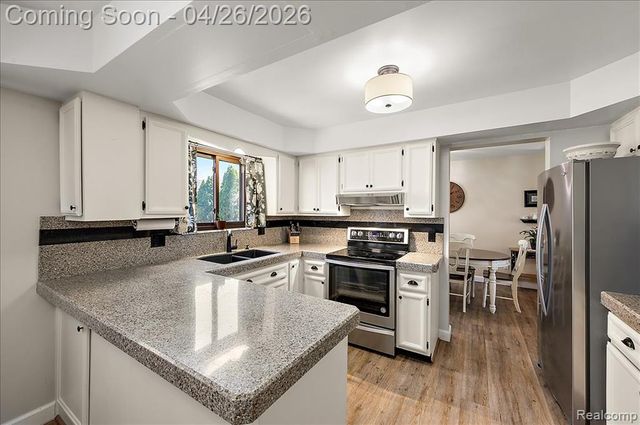 32080 Sherwood, Fraser, MI 48026