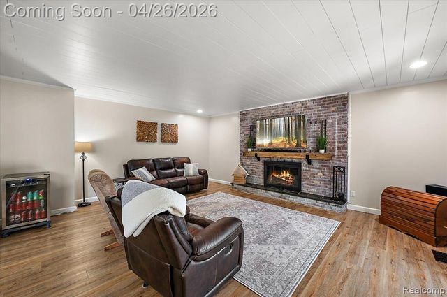 32080 Sherwood, Fraser, MI 48026