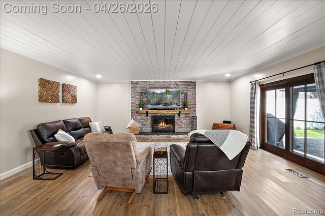 32080 Sherwood, Fraser, MI 48026