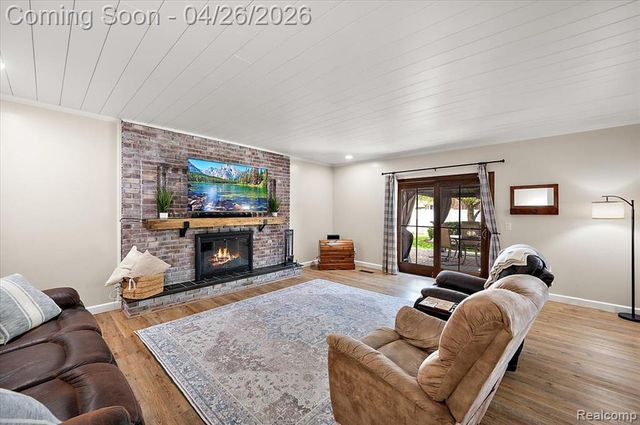 32080 Sherwood, Fraser, MI 48026