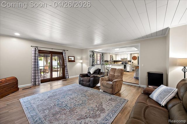 32080 Sherwood, Fraser, MI 48026