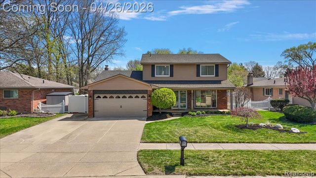 32080 Sherwood, Fraser, MI 48026