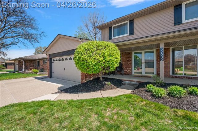 32080 Sherwood, Fraser, MI 48026