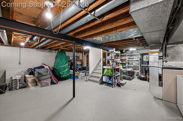 32080 Sherwood, Fraser, MI 48026