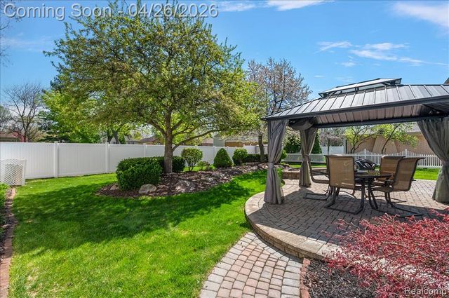 32080 Sherwood, Fraser, MI 48026