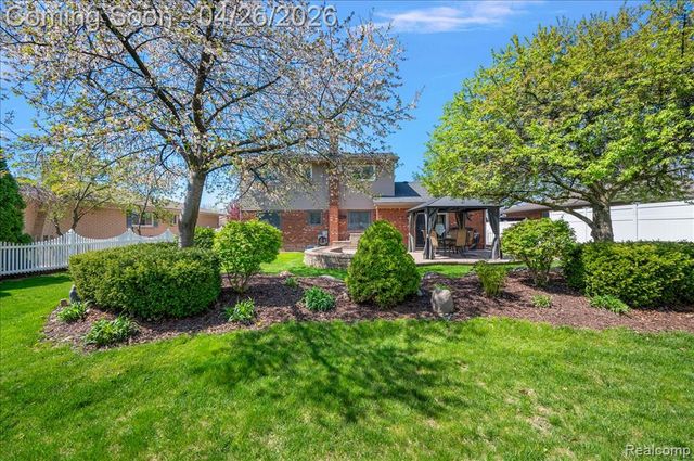 32080 Sherwood, Fraser, MI 48026