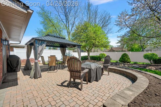 32080 Sherwood, Fraser, MI 48026