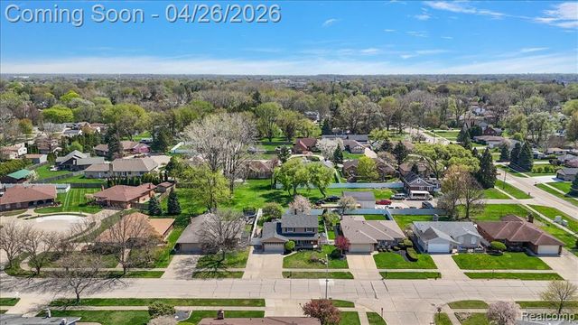 32080 Sherwood, Fraser, MI 48026