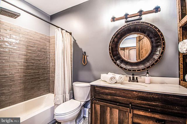 133 PINEVIEW DR, Front Royal, VA 22630