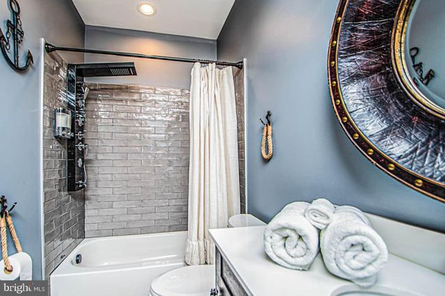 133 PINEVIEW DR, Front Royal, VA 22630