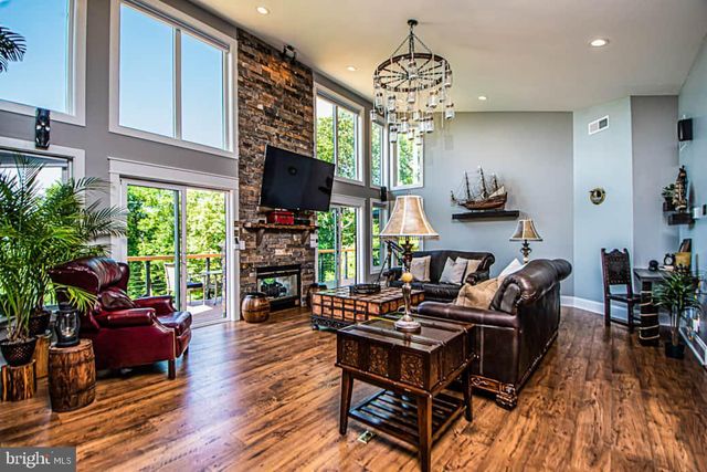 133 PINEVIEW DR, Front Royal, VA 22630