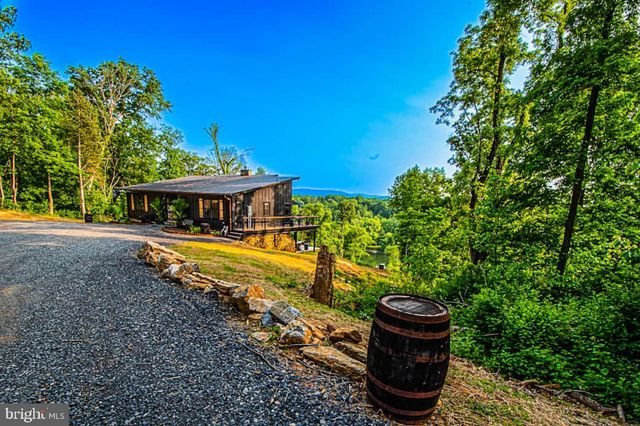 133 PINEVIEW DR, Front Royal, VA 22630