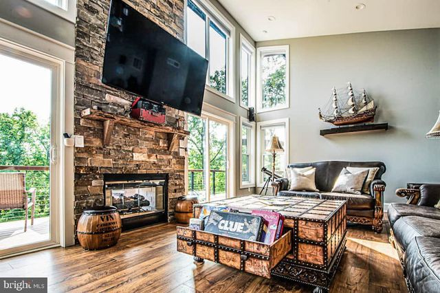 133 PINEVIEW DR, Front Royal, VA 22630