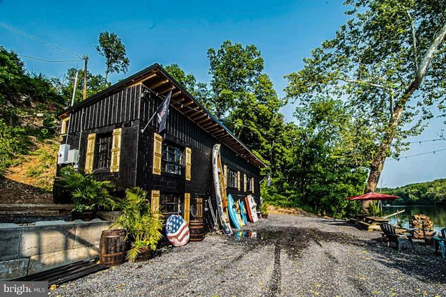 133 PINEVIEW DR, Front Royal, VA 22630