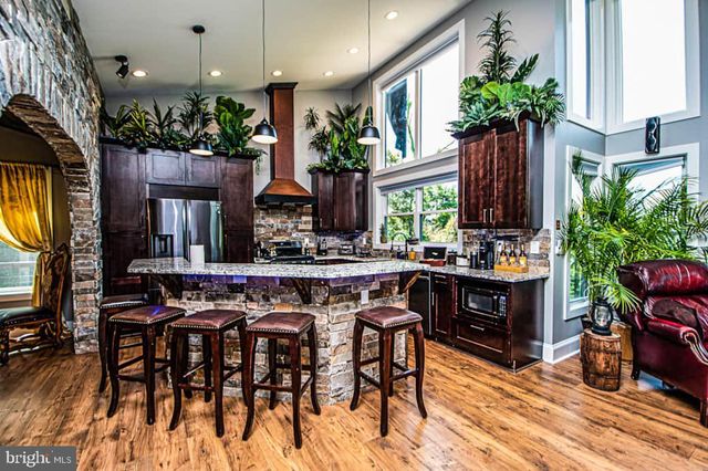 133 PINEVIEW DR, Front Royal, VA 22630