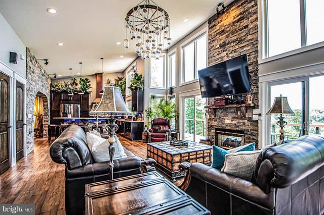 133 PINEVIEW DR, Front Royal, VA 22630