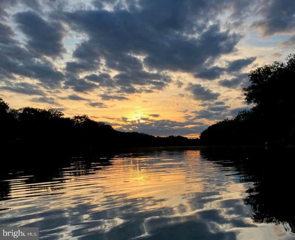 133 PINEVIEW DR, Front Royal, VA 22630