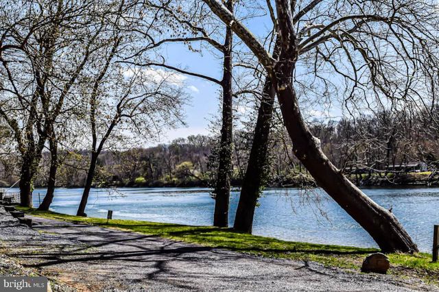 133 PINEVIEW DR, Front Royal, VA 22630