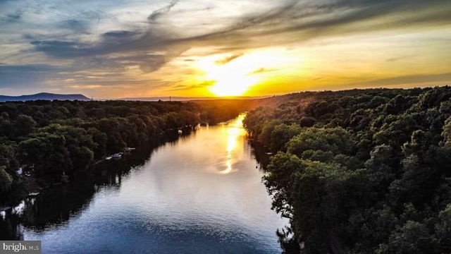 133 PINEVIEW DR, Front Royal, VA 22630