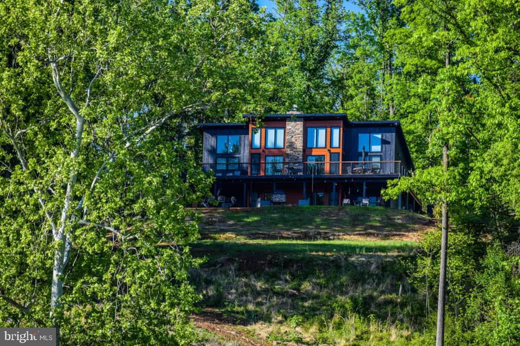 133 PINEVIEW DR, Front Royal, VA 22630