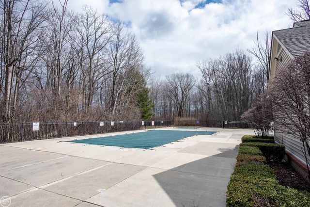 25660 S Maritime Circle, Harrison Twp, MI 48045