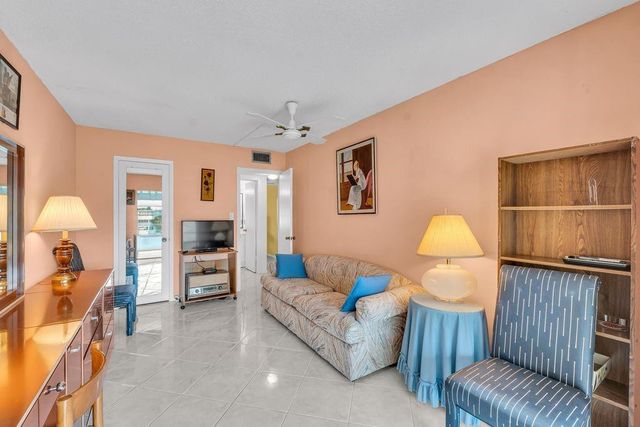 4037 Swansea B 4037, Deerfield Beach, FL 33442