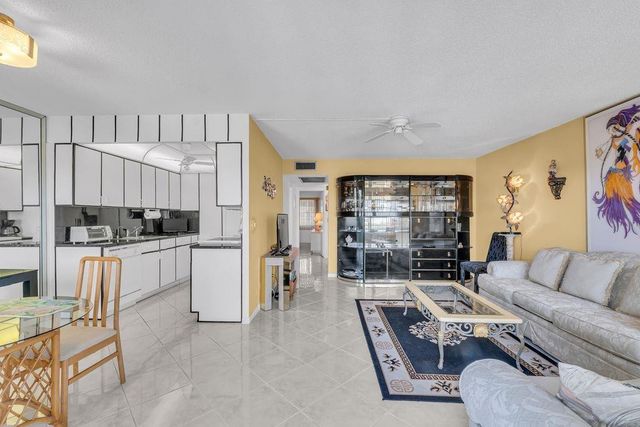 4037 Swansea B 4037, Deerfield Beach, FL 33442