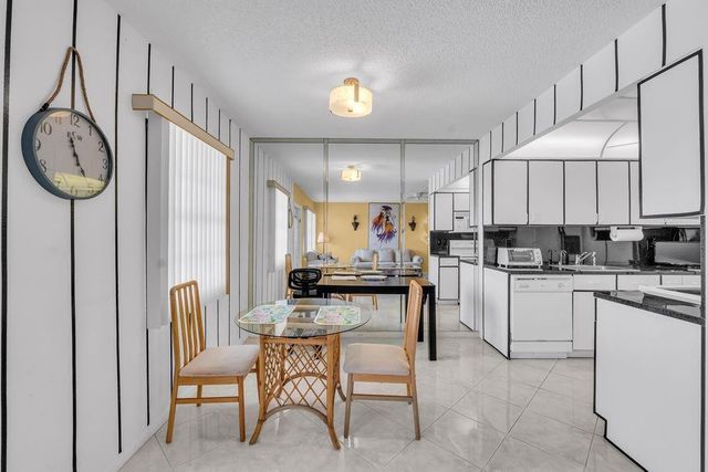 4037 Swansea B 4037, Deerfield Beach, FL 33442