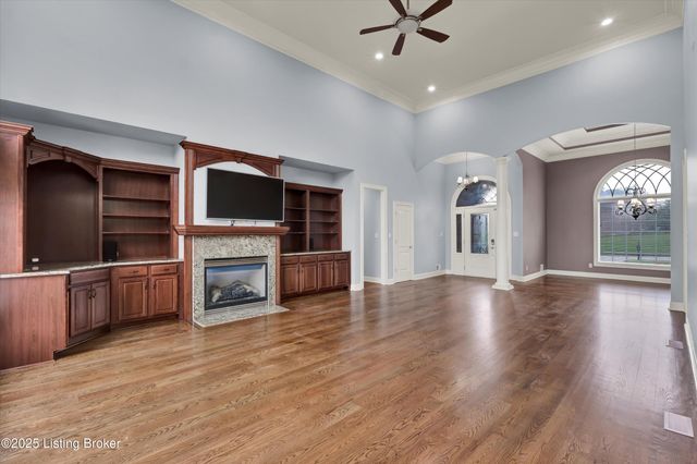 18741 Willington Cir, Louisville, KY 40245