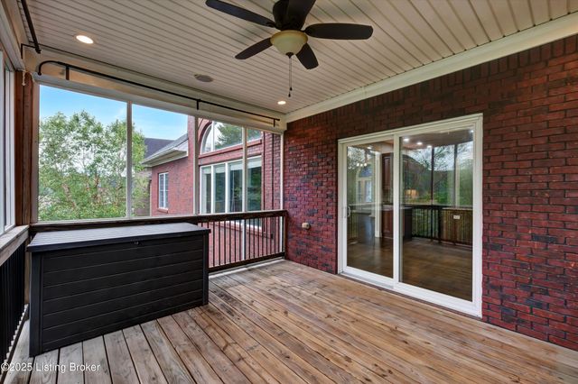 18741 Willington Cir, Louisville, KY 40245