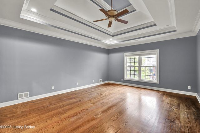 18741 Willington Cir, Louisville, KY 40245