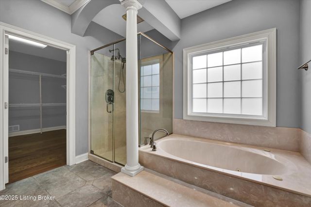 18741 Willington Cir, Louisville, KY 40245